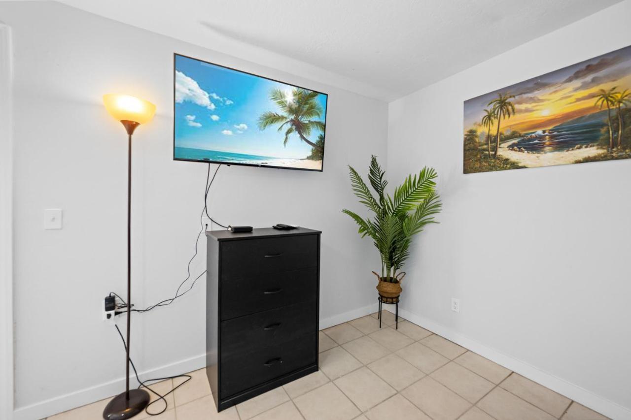 2 Bed Cottage With Pool, Close To Beach! Bbq Grills & Patio Fort Myers Eksteriør billede