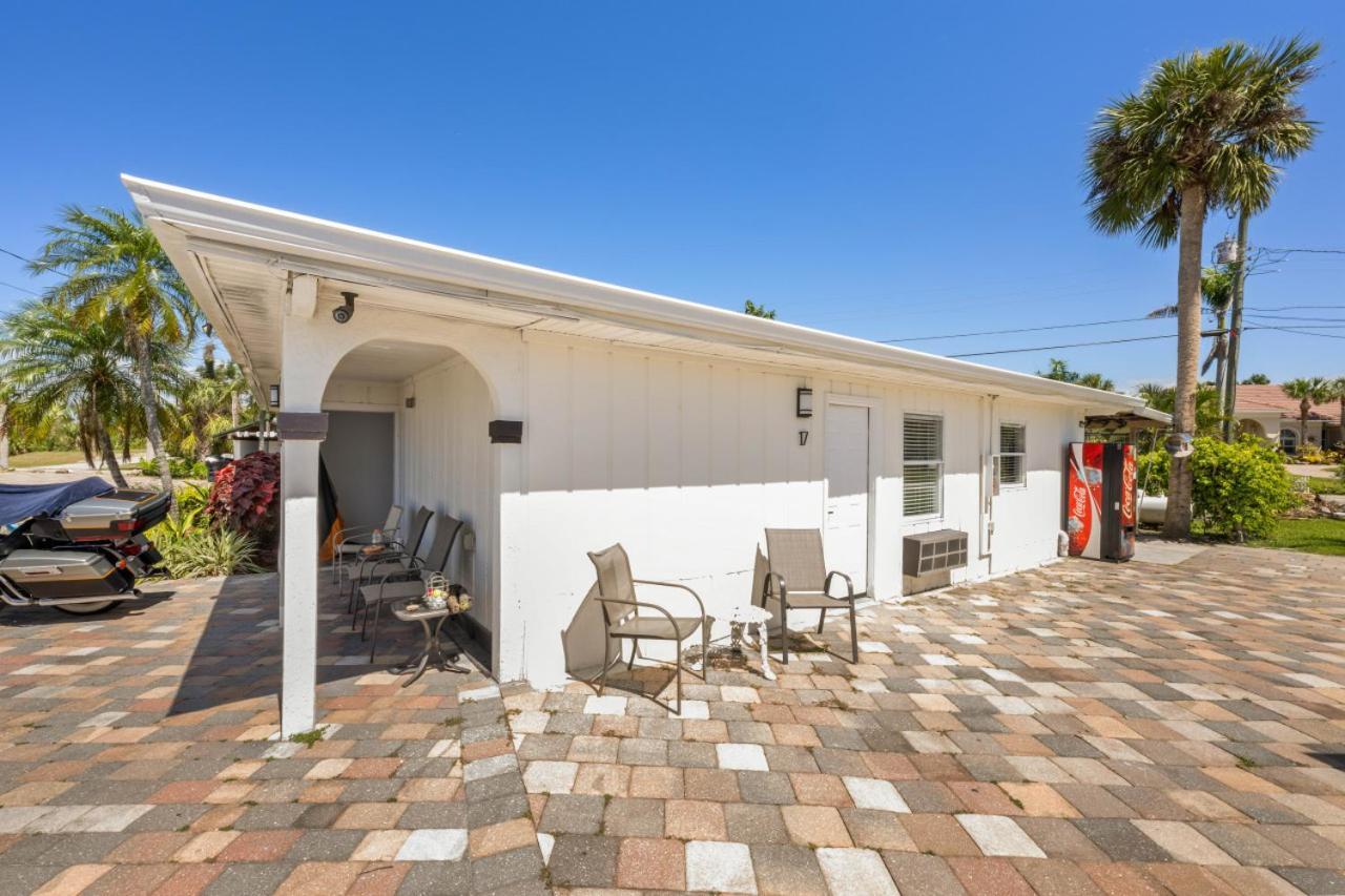 2 Bed Cottage With Pool, Close To Beach! Bbq Grills & Patio Fort Myers Eksteriør billede